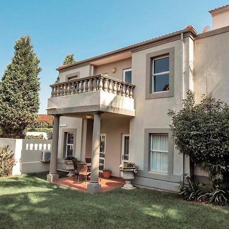סנדטון Villa Via Executive Suites With Power Back-Up מראה חיצוני תמונה