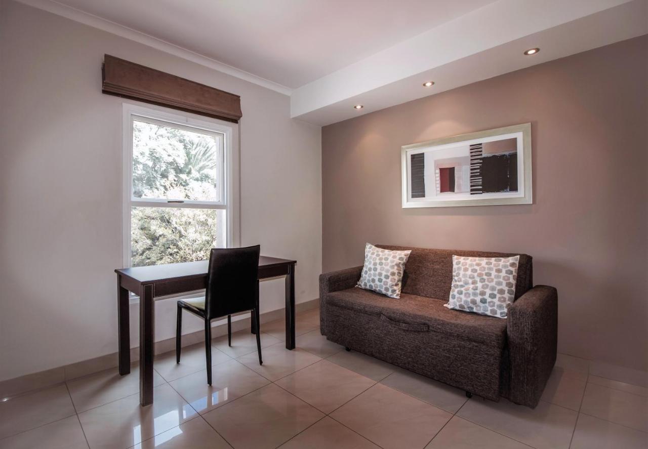 סנדטון Villa Via Executive Suites With Power Back-Up מראה חיצוני תמונה