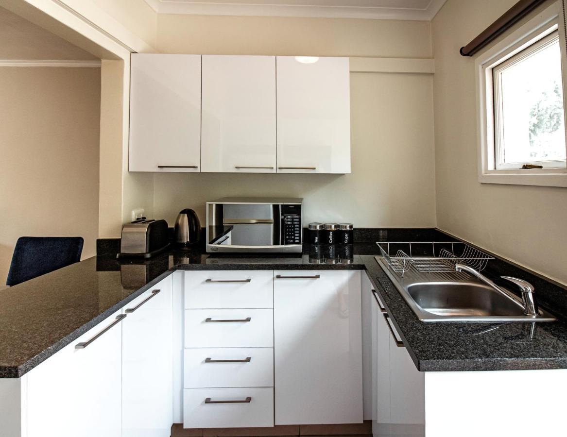 סנדטון Villa Via Executive Suites With Power Back-Up מראה חיצוני תמונה