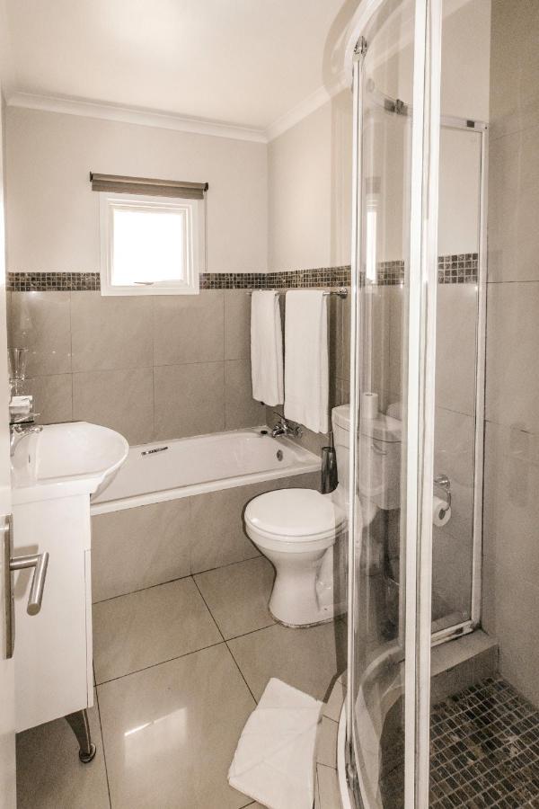 סנדטון Villa Via Executive Suites With Power Back-Up מראה חיצוני תמונה