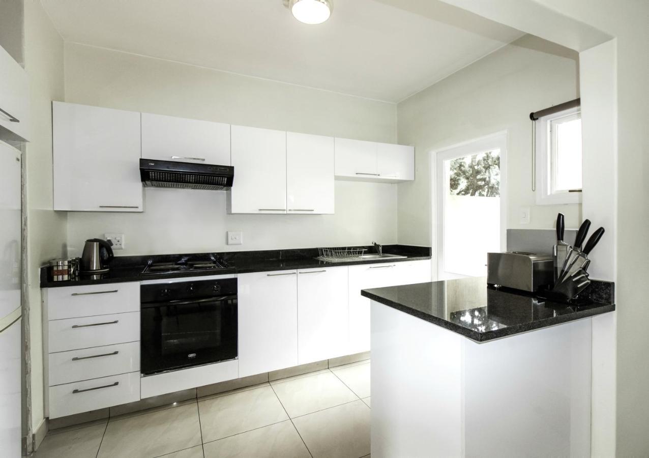 סנדטון Villa Via Executive Suites With Power Back-Up מראה חיצוני תמונה