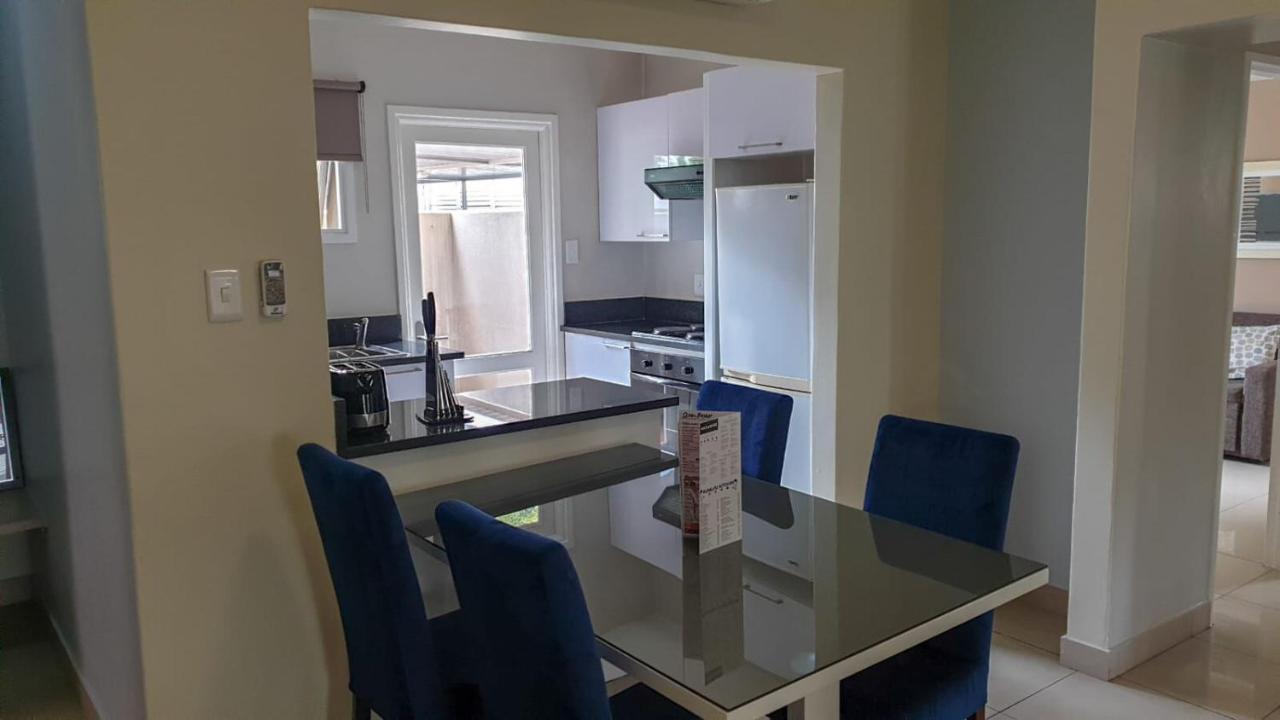 סנדטון Villa Via Executive Suites With Power Back-Up מראה חיצוני תמונה