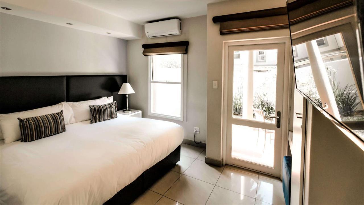סנדטון Villa Via Executive Suites With Power Back-Up מראה חיצוני תמונה