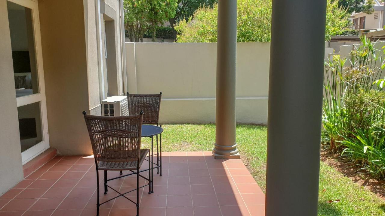 סנדטון Villa Via Executive Suites With Power Back-Up מראה חיצוני תמונה